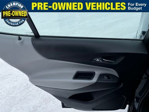 Used 2020 Chevrolet Equinox LS image 23