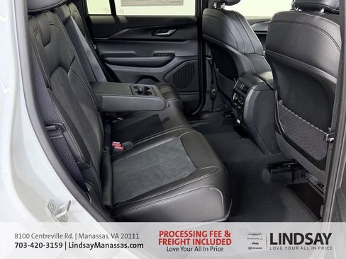New 2025 Jeep Grand Cherokee Altitude image 12
