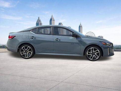 Certified 2025 Nissan Sentra SR FWD image 25