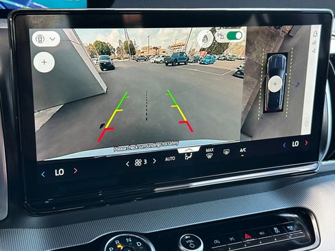 Certified 2025 Ford Expedition Active image 21