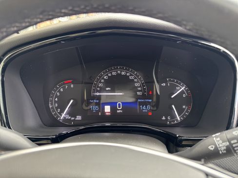 Used 2017 Cadillac XT5 Luxury w/ Driver Awareness Package AWD/4WD image 19