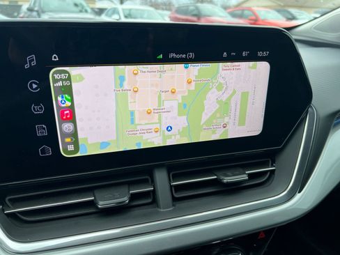 Used 2025 Chevrolet Trax LT image 20