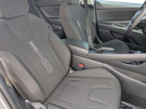 Used 2023 Hyundai Elantra SEL FWD image 10