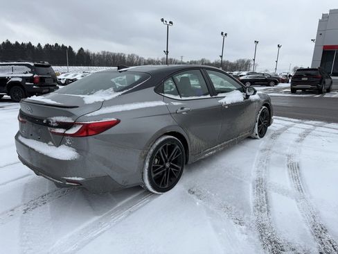 Used 2025 Toyota Camry XSE image 6