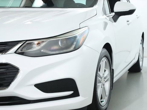 Used 2016 Chevrolet Cruze LT w/ Sun And Sound Package image 4