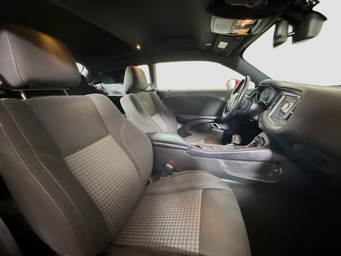 Used 2023 Dodge Challenger SXT image 27