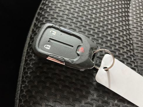 Used 2024 GMC Terrain SLE image 27