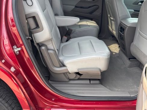 Used 2018 Chevrolet Traverse Premier w/ Driver Confidence II Package FWD image 28