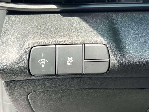 Certified 2026 Hyundai Elantra Sport FWD image 17