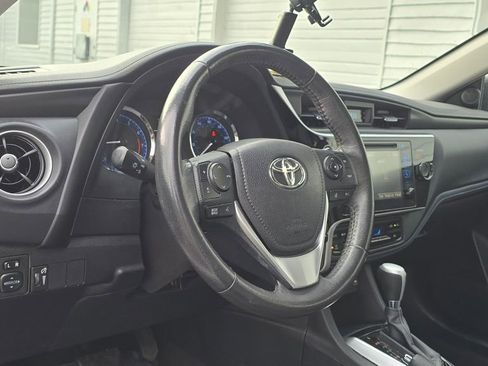 Used 2017 Toyota Corolla XSE image 10