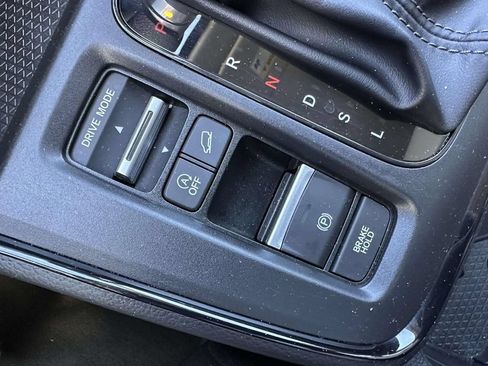 Used 2025 Honda CR-V LX image 26