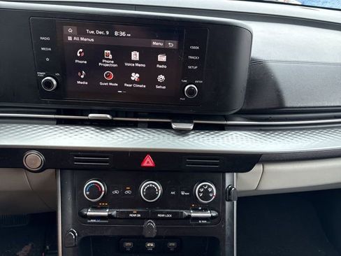 Certified 2023 Kia Carnival LX image 12