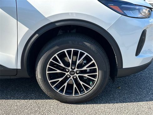 New 2025 Ford Escape SE image 13