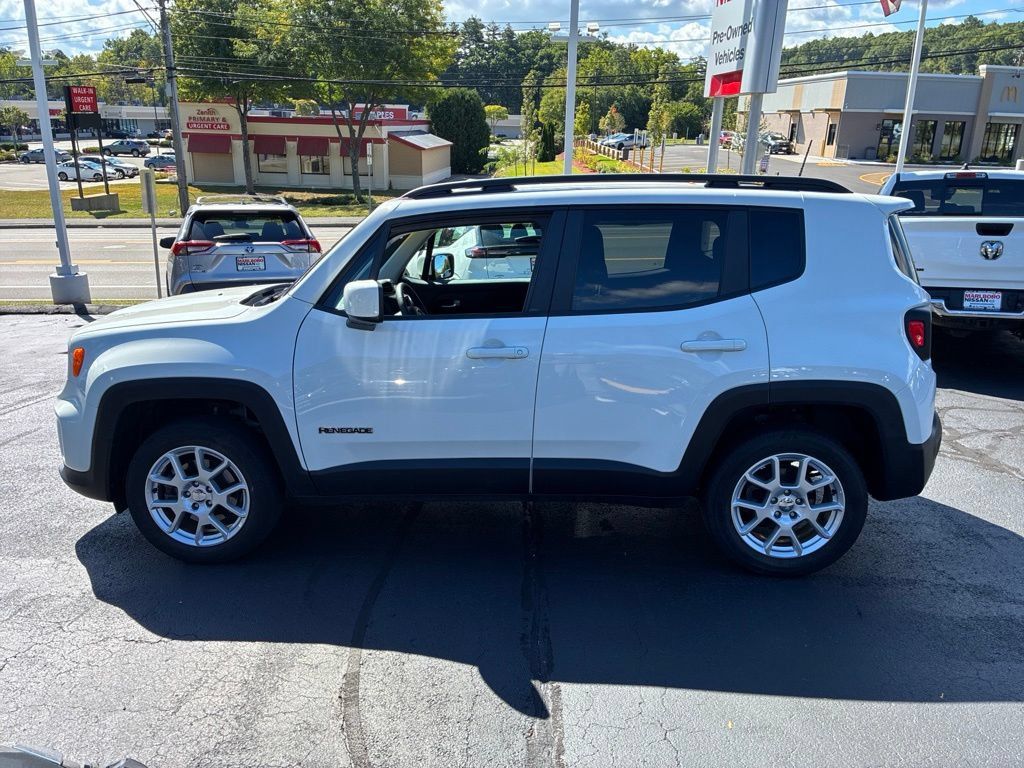 Used 2020 Jeep Renegade Latitude AWD/4WD image 4