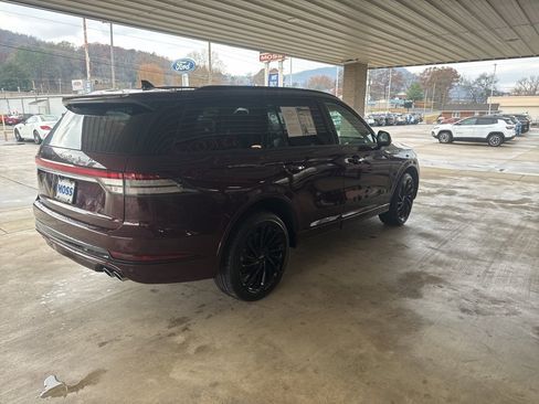 Used 2022 Lincoln Aviator Reserve w/ Equipment Group 201A image 4