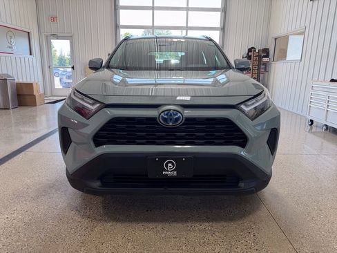 Used 2022 Toyota RAV4 XLE AWD/4WD image 8