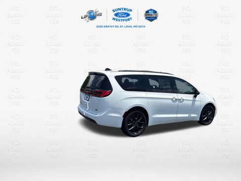 Used 2023 Chrysler Pacifica Touring-L w/ S Appearance Package AWD/4WD image 9
