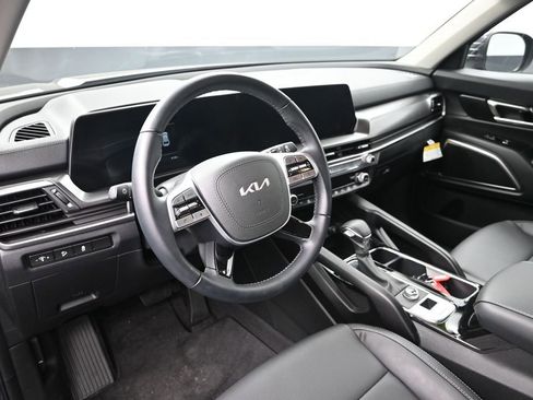 New 2025 Kia Telluride LX FWD image 13