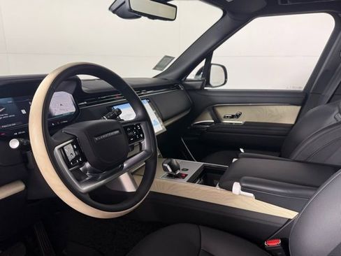 New 2025 Land Rover Range Rover SV image 7