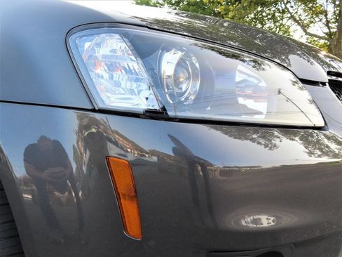 Used 2009 Pontiac G8 GXP RWD image 12