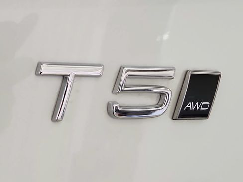 Used 2020 Volvo XC90 T5 Momentum w/ Protection Package AWD/4WD image 37