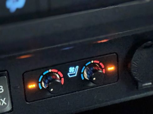 Used 2016 Toyota 4Runner Limited image 40