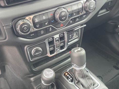 New 2025 Jeep Wrangler Sahara image 11