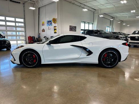 Used 2023 Chevrolet Corvette Stingray Premium Cpe w/ Z51 Performance Package RWD image 5