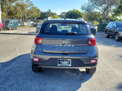 Used 2025 Hyundai Venue SEL image 5