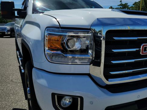 Used 2018 GMC Sierra 3500 SLT AWD/4WD image 9