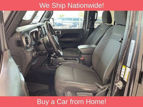 Used 2018 Jeep Wrangler Unlimited Sahara AWD/4WD image 8