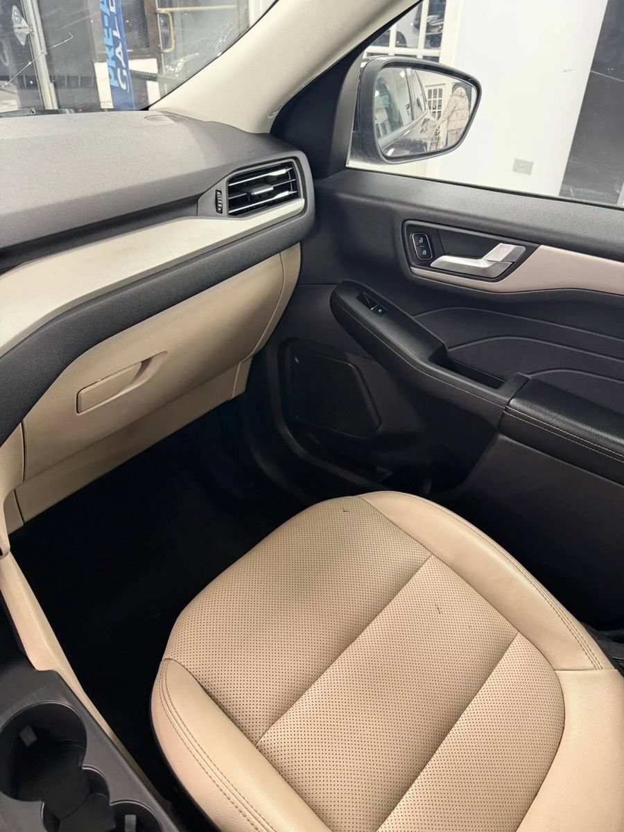 Used 2022 Ford Escape SEL FWD image 27