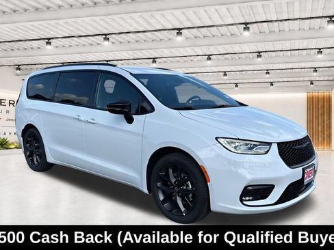 New 2026 Chrysler Pacifica Select w/ S Appearance Package FWD image 1