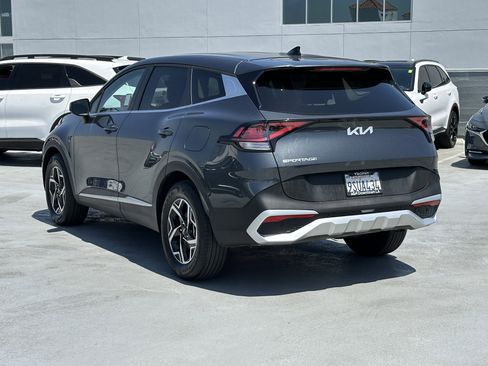 Used 2025 Kia Sportage LX FWD image 4