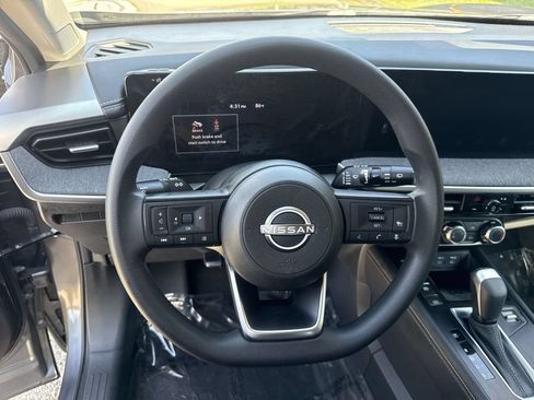 Used 2025 Nissan Kicks SV w/ Charging Package AWD/4WD image 11