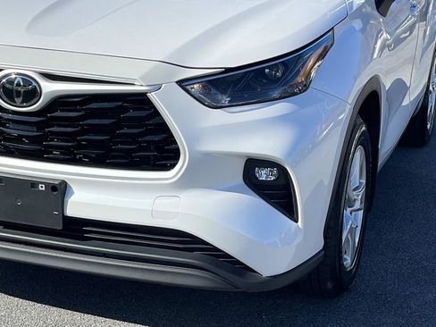 Used 2023 Toyota Highlander LE image 10