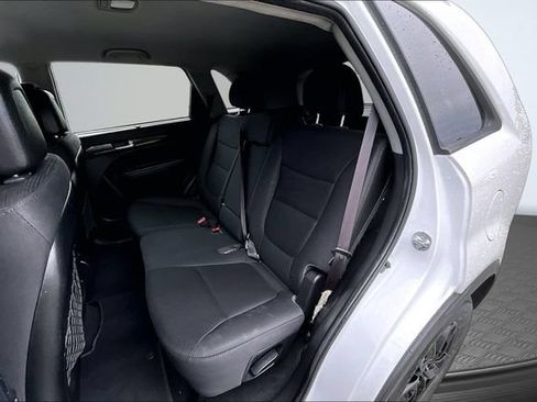Used 2015 Kia Sorento LX AWD/4WD image 21