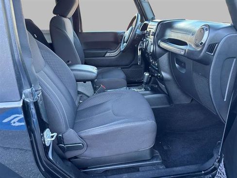 Used 2013 Jeep Wrangler Freedom Edition image 16