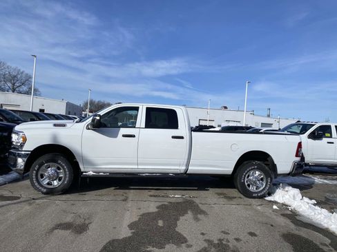 Used 2023 RAM 2500 Tradesman w/ Chrome Appearance Group image 5