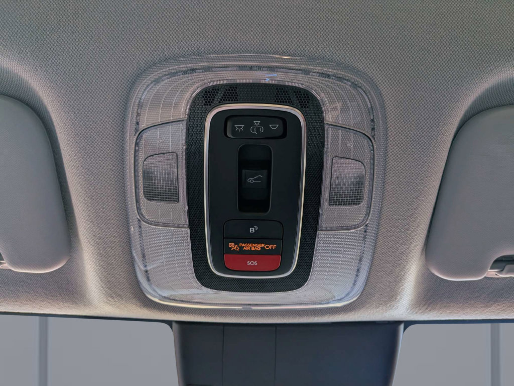 Certified 2025 Hyundai Elantra SEL FWD image 31