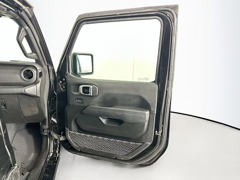 Used 2023 Jeep Wrangler Sahara w/ Cold Weather Group image 32