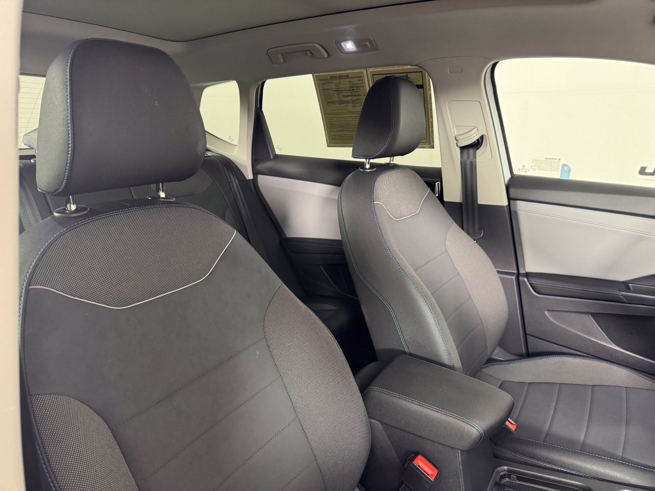 Used 2024 Volkswagen Tiguan SE R-Line FWD image 37