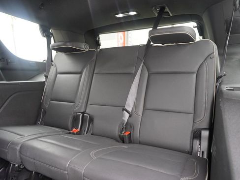 Used 2023 GMC Yukon SLT w/ SLT Premium Package RWD image 12