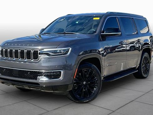 Used 2023 Jeep Wagoneer 2WD image 2
