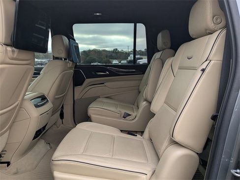 Used 2021 Cadillac Escalade ESV Premium Luxury image 13