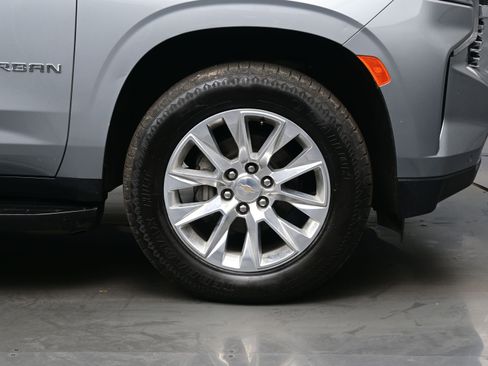 Used 2023 Chevrolet Suburban Premier AWD/4WD image 9