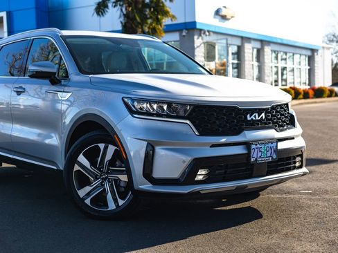 Used 2023 Kia Sorento EX image 3