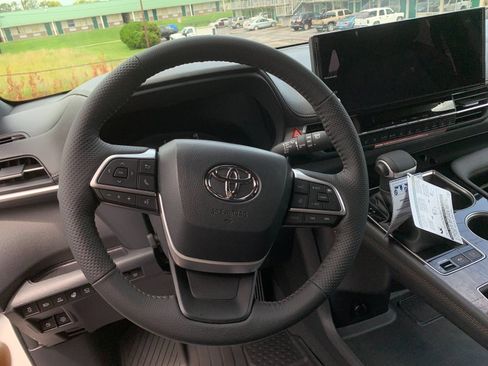 New 2026 Toyota Sienna Platinum AWD/4WD image 27