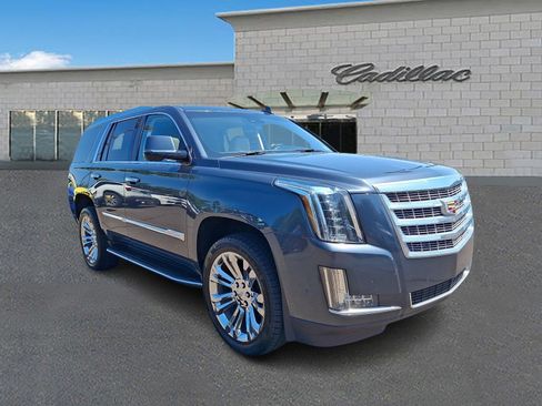 Used 2020 Cadillac Escalade Luxury w/ LPO, Radiant Package AWD/4WD image 6