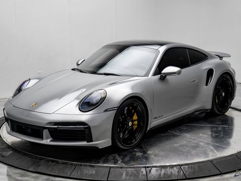 Used 2021 Porsche 911 Turbo S image 4